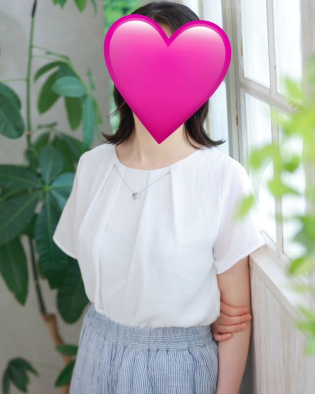 【40歳女性が活動をスタート💖】
こんにちは。
Marry Gardenの行木です💐
今日から8月がスタートですね✨
昨日は先月下旬に入会した40歳女性会員の
プロフィール写真の撮影に同行してきました📸
　
透明感のある笑顔がとても素敵な女性なので
お見合いのお申し込みが沢山入りそうです💖
ここのところ、Marry Gardenでは、
茂原周辺の外房地域在住の素敵な女性が
続々と入会して活動をスタートしています。
男性のみなさん、モタモタしていたら
素敵な女性はどんどん成婚していきますよ！
8月からでも年内の成婚はまだ間に合いますから
勇気を出して一歩踏み出してみませんか？
初回無料相談のご予約はこちら
https://marrygarden.jp/contact
　
#アラフォーの婚活
#40歳女性結婚相談所
#IBJ結婚相談所会員数9万人突破
#結婚相談所
#結婚相談所MarryGarden
#千葉市結婚相談所
#茂原市結婚相談所
#外房地域の婚活
#幸せな結婚を増やしたい
#結婚は人生を変える
#婚活迷子